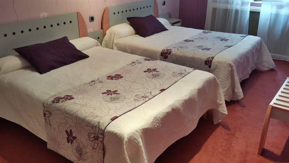 Contact - Des Deux Moulins - Ex Boni 3* Limoges